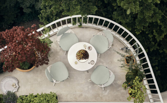 NEU: VITRA EAMES LA FONDA BASE